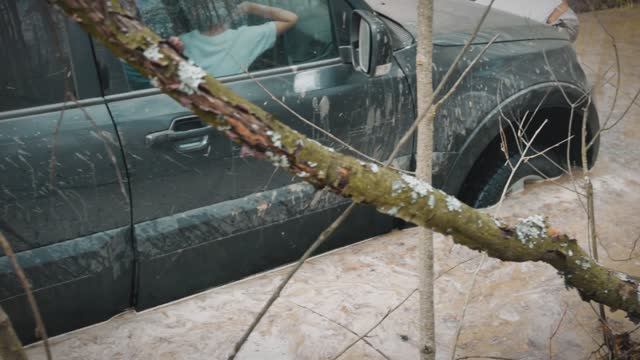 "Покатушка" по весеннему лесу. Залили MМС PAJERO IV. смотреть онлайн