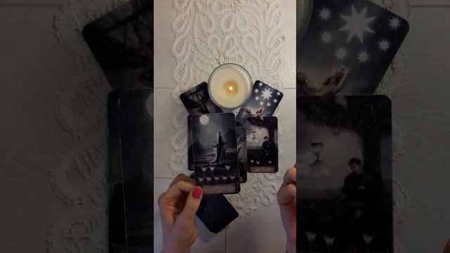 Таро для мужчин : Как живет Она сейчас? Кто рядом? Вспоминает ли обо мне?