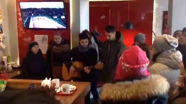 Колядуем в Gusto coffee смотреть онлайн