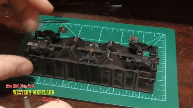 Installing Metal Wheels and Knuckle Couplers On Vintage HO Scale Rolling Stock смотреть онлайн