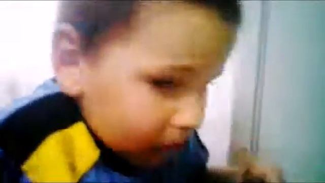 Пробую  хрен с холодцом  сухарики