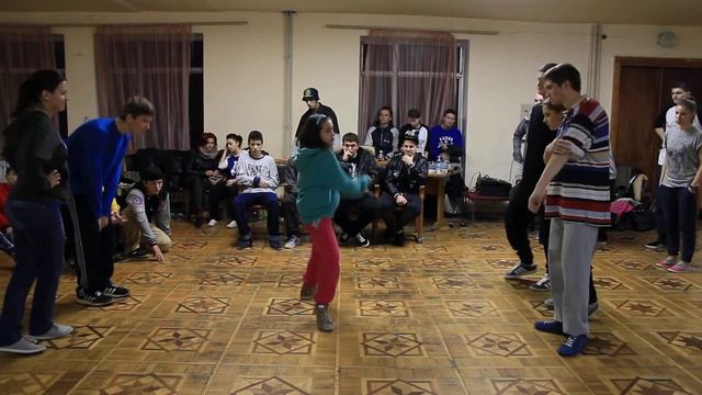 100% 1/4 | Люмен & Джеми Най & Николь vs Косбит & Самохвалова & Бодя смотреть онлайн