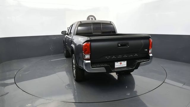 2016 Magnetic Gray Metallic Toyota Tacoma 4D Double Cab #L00874A смотреть онлайн