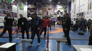 Взвешивание борцов до 42 и 45 кг.