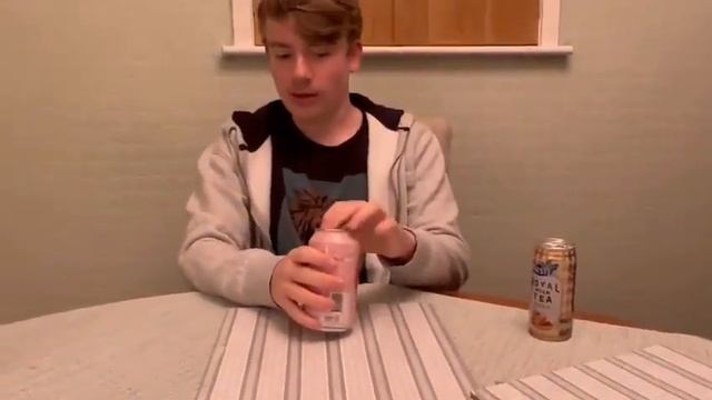 Weird Asian Drinks - Group Review | Mooshake смотреть онлайн