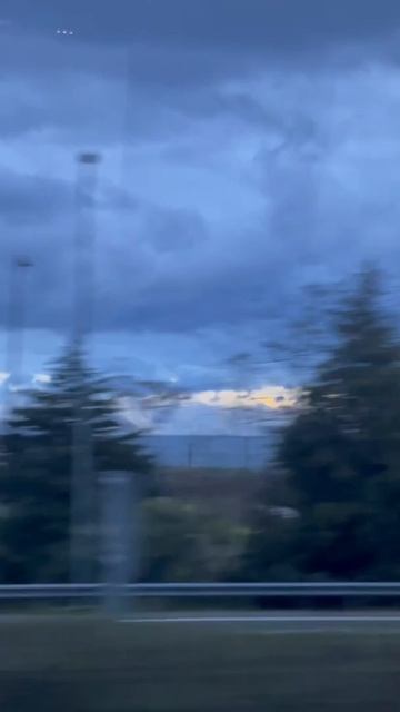 💨Горы покрытые снегом и в холодное время можно наблюдать над ними Ореол #shorts #vblog #mountains смотреть онлайн
