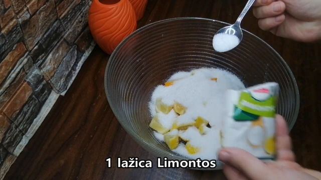 Vi trebaat 1 portokal i 2 limoni za 2 litri osvežitelna limonada смотреть онлайн