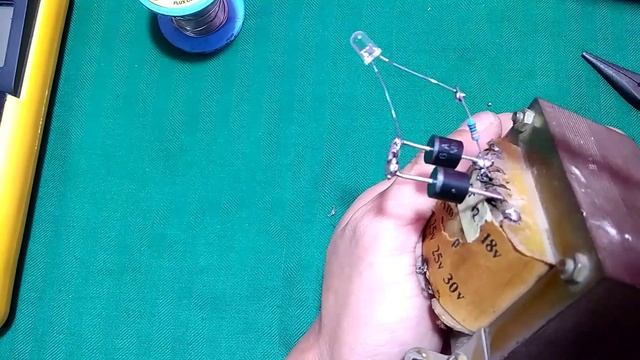 cara membuat charger aki 12volt trafo 5a ct sederhana / cas aki sederhana смотреть онлайн