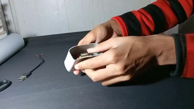 How to make a 240v to 5v transfer with useless charger||Convert 240v to 5v || science project смотреть онлайн
