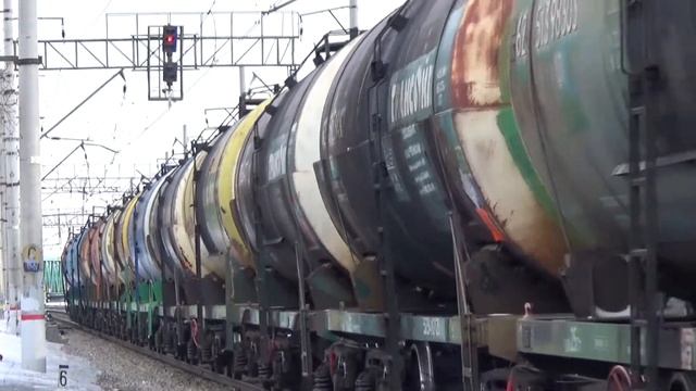 Электровоз ВЛ10К-814 с наливными цистернами смотреть онлайн
