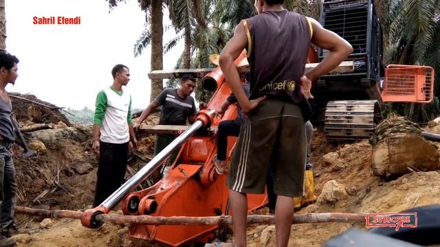 Proses membuka ARM Cylinder Boom ganti Seal || Alat Berat || EXCAVATOR ZX 5G HITACHI 210 F смотреть онлайн