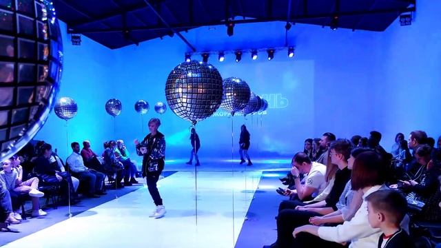 Выступление Анюты с группой Dance Atmosphere на Diamond Fashion Day в Studio Hall #dance смотреть онлайн