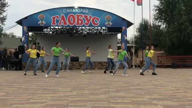 Танцы которые мы танцевали в ЛАГЕРЕ смотреть онлайн