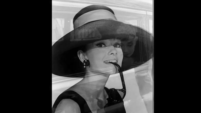 Audrey Hepburn - Moon River ( Richard Clayderman )