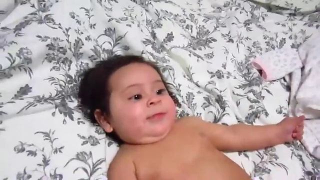 Celia Rose Laughing смотреть онлайн