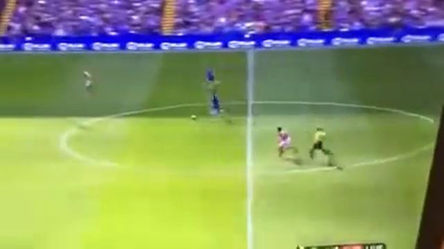 Mike Dean overruns Santi Carzola! смотреть онлайн