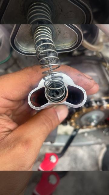 Some Complications In The Slide #dirtbike #2stroke #honda #cr125 #maintenence