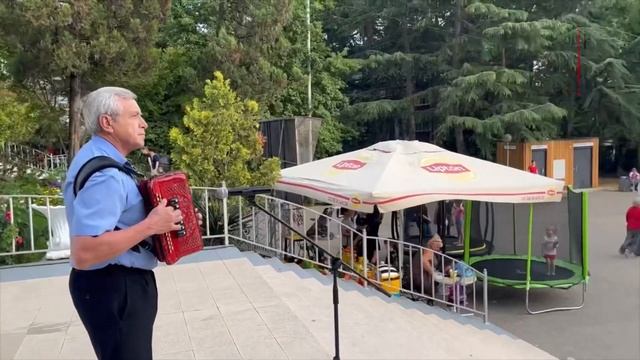 Праздничный концерт ко Дню России на площади ГДК «Юбилейный» смотреть онлайн
