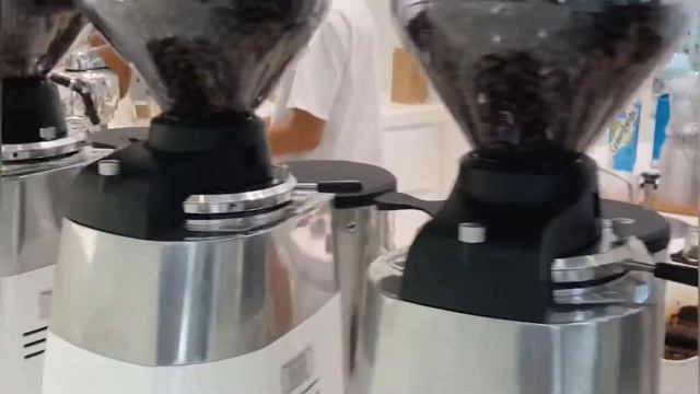 Nyobain SPANISH LATTE ARABICA COFFEE Central Park Jakarta! Coffee shop terkenal dari Jepang! смотреть онлайн