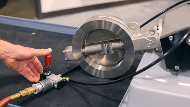 Valve for Unloading Service: Solenoid with Dead Man Handle смотреть онлайн