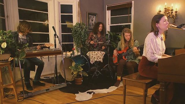 Susy Sun - The Way The Wind Blows (live off the 101) смотреть онлайн