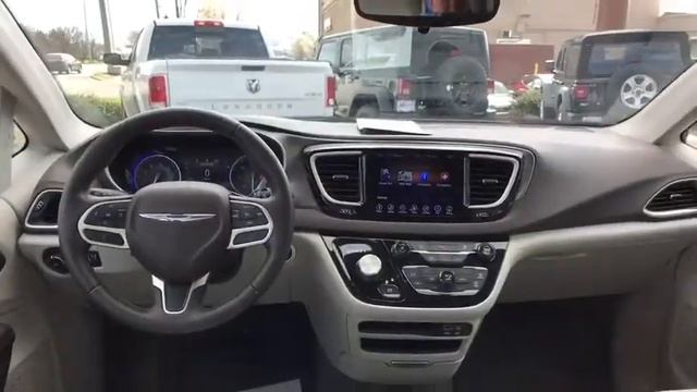 2017 Chrysler Pacifica Louisville, Lexington, Elizabethtown, KY New Albany, IN, Jeffersonville, IN смотреть онлайн