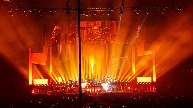 Queen + Adam Lambert. I'm in love with my car смотреть онлайн