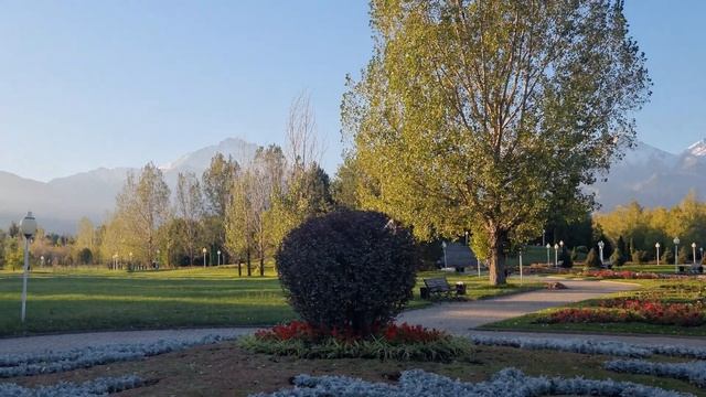 Утренняя прогулка по Парку Президента в городе Алматы смотреть онлайн
