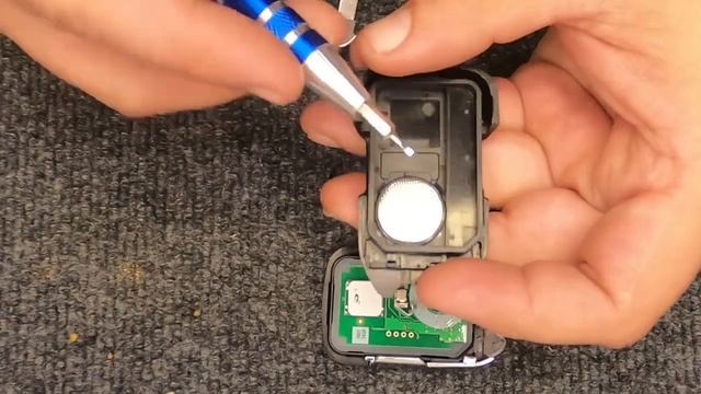 How to replace a 2019 GMC Terrain 4 Button Smart Key Remote Battery смотреть онлайн