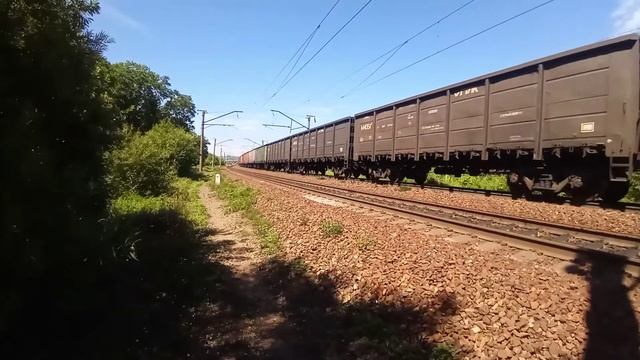 Электровоз 3ЭС5К-339 "Ермак" с грузовым поездом. смотреть онлайн