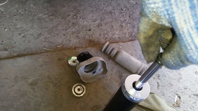 смена заднего амортизатора на мицубиси аутлендере смотреть онлайн