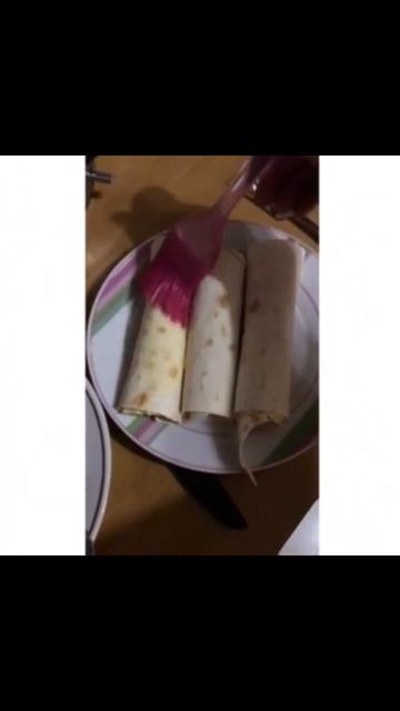 БЫСТРО И ВКУСНО сосиска в лаваше с сыром за 10 минут! #shorts #вкусно #быстро #сосискавтесте