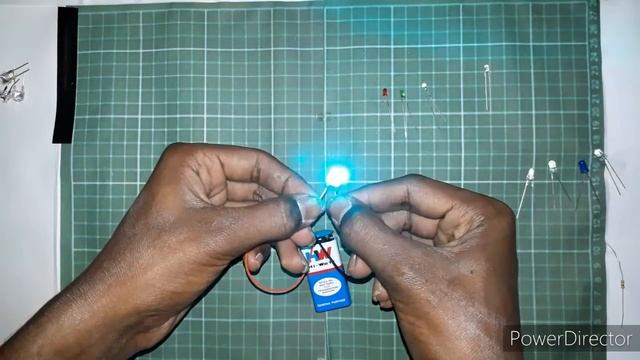 How to connect 8mm L.E.D to a 9v Battery смотреть онлайн