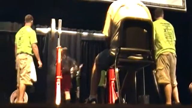 Squatting an all-time personal record 363 lbs at Special Olympics NC meet смотреть онлайн