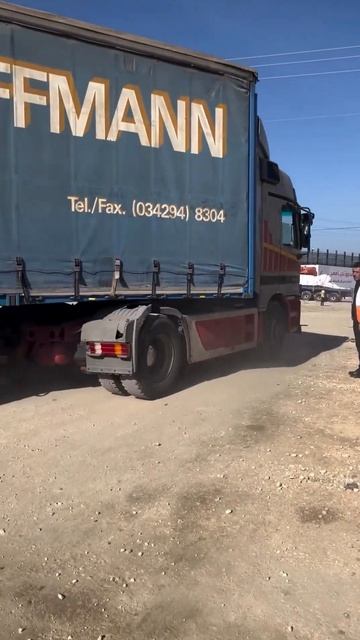 [New] Humanitarian aid trucks, fuel and gas enter Gaza through the Rafah crossing point with Egypt смотреть онлайн