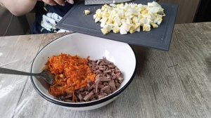 БЮДЖЕТНЫЙ СЫТНЫЙ-ОЧЕНЬ ВКУСНЫЙ САЛАТ ИЗ СВИНОГО СЕРДЦА. Готовится из простых доступных продуктов.