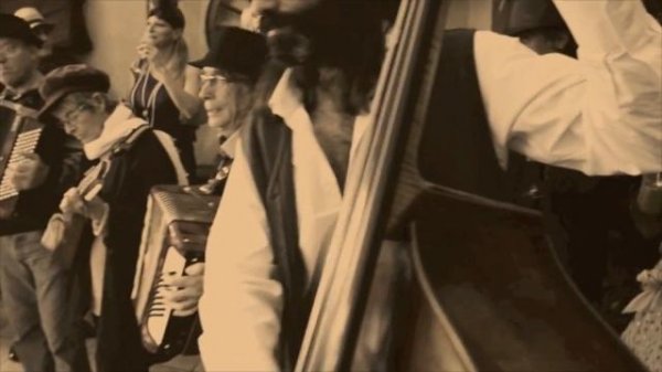 In Bocca al Lupo official video from Wendy McNeill's   One Colour More album