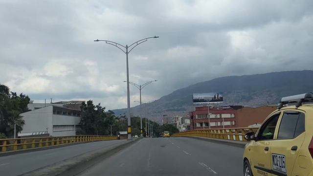How Much it REALLY Costs to Live in Medellin Colombia смотреть онлайн