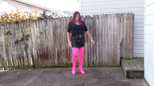 Cross Dresser Pink Leather Thigh High Boots, Black leather Mini SKirt смотреть онлайн