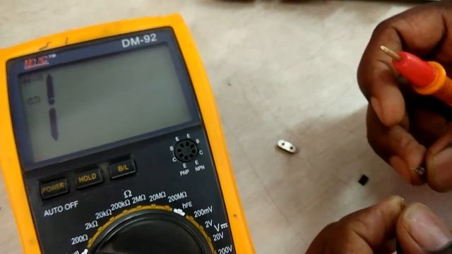 Crystal Oscillator Testing With Multimeter in Hindi смотреть онлайн