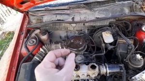 Вот почему идёт дым и маслозаливной горловины.Опель Вектра а 1.6