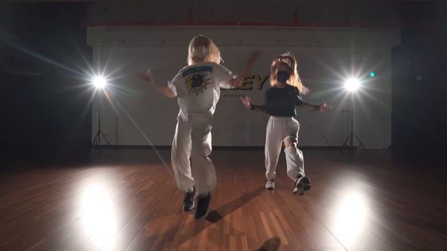 HANDSOME (Feat. B.I, Nucksal, Kid Milli, Gaeko) | GK | K-ALLEY DANCE STUDIO смотреть онлайн