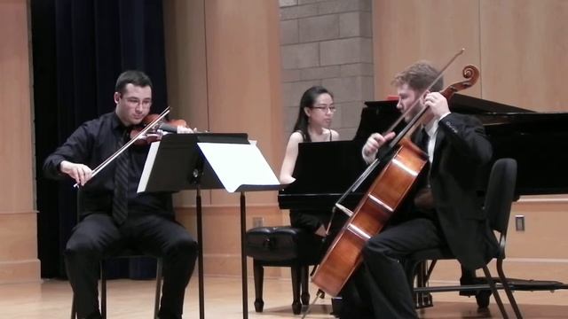 Joint Recital with the Trio - Kis Szvit by Reszö Sugár смотреть онлайн