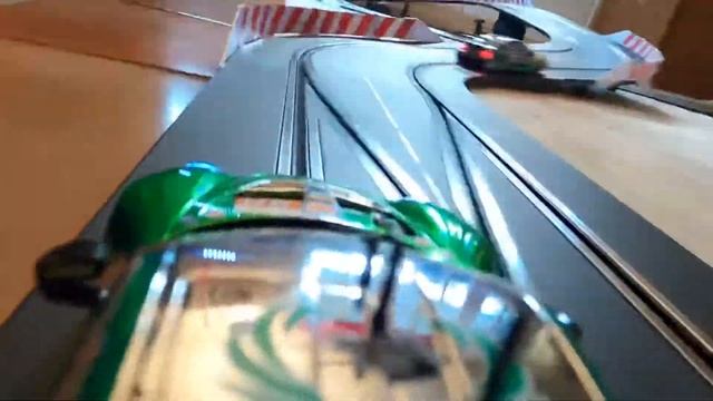 ✅ Carrera Camera Embarquée !!! CARRERA DIGITAL 132 Porsche 911 RSR Proton GOPRO OnBoard смотреть онлайн