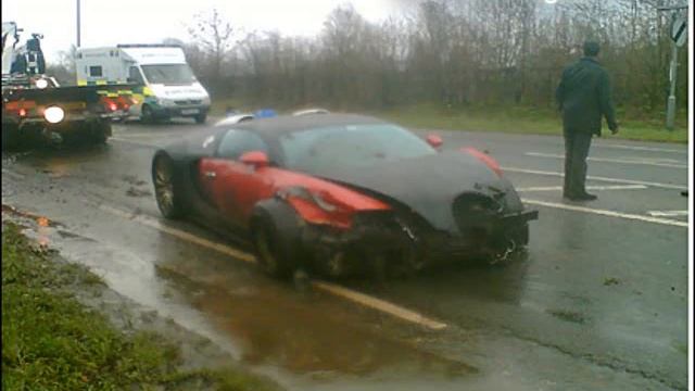Bugatti Veyron out of gas crash смотреть онлайн