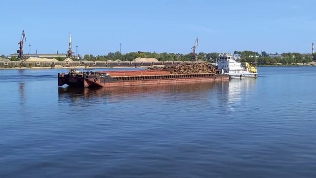 Буксир с баржой.Рейд Нижний Новгород. смотреть онлайн