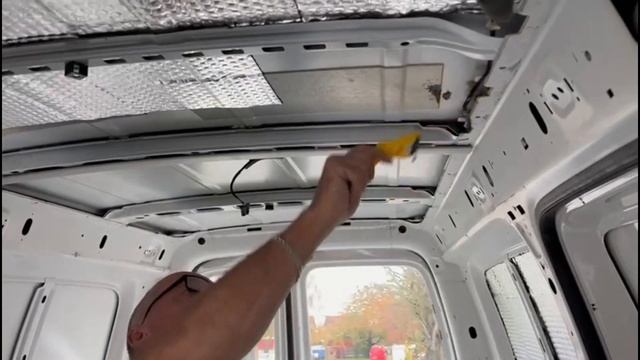 VW Maxi Caddy Van Conversion Sound Deadening and Insulation Part 2(a) смотреть онлайн