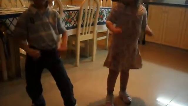 Pablo & Mili Khelen смотреть онлайн
