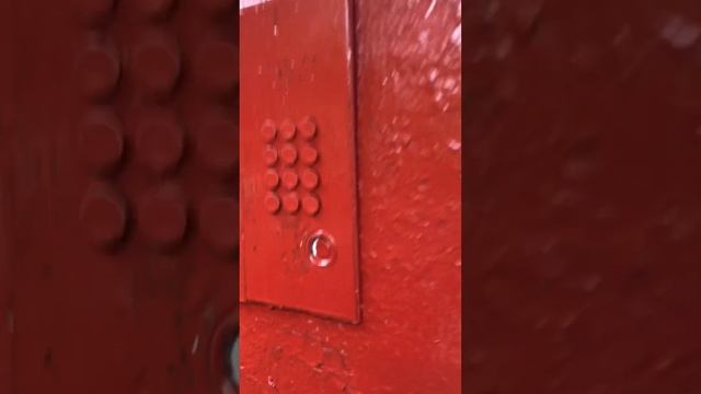 Уроды, просто слов нет. Закрасили заброшенный домофон Импульс-40д1 смотреть онлайн