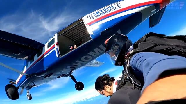 Shrey Mittal's Tandem skydive! смотреть онлайн